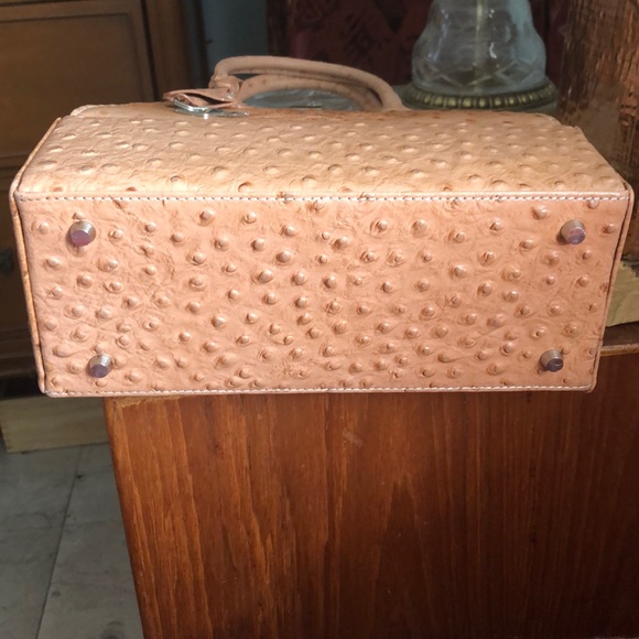 WR vegan handbag/travel bag - Picture 8 of 8